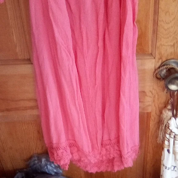 Chic Pink Midi Dress with Tassel Details - Picture 7 of 7